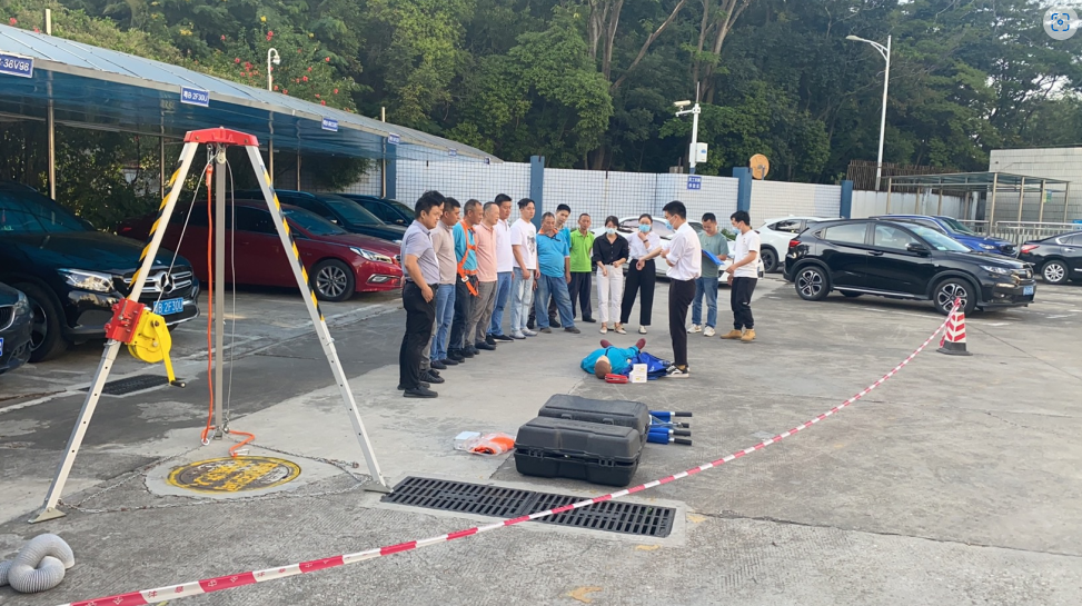 我司組織有限空間作業(yè)應(yīng)急演練